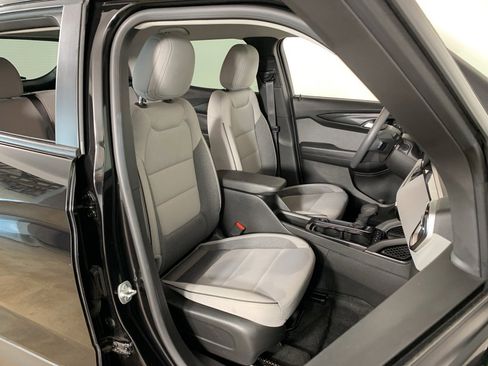 Used 2025 Chevrolet TrailBlazer LT image 34