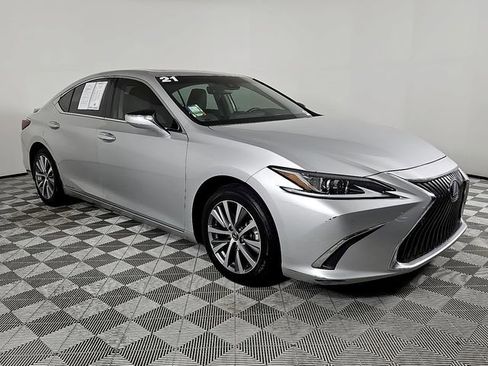 Used 2021 Lexus ES 300h w/ Premium Package image 3