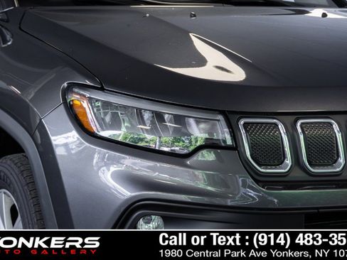 Used 2022 Jeep Compass Latitude AWD/4WD image 40