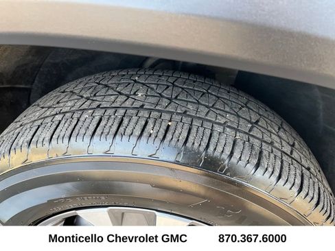 Used 2025 Chevrolet Equinox LT w/ Convenience Package II image 26