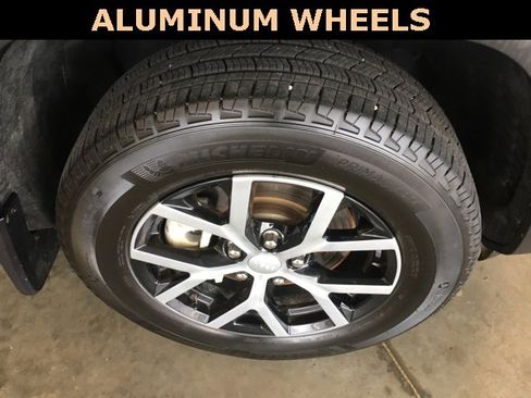 Used 2025 Jeep Grand Cherokee L Limited w/ Trailer Tow Package image 11