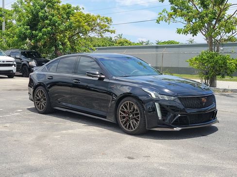 Used 2023 Cadillac CT5 V Blackwing w/ Carbon Fiber Package 2 RWD image 1