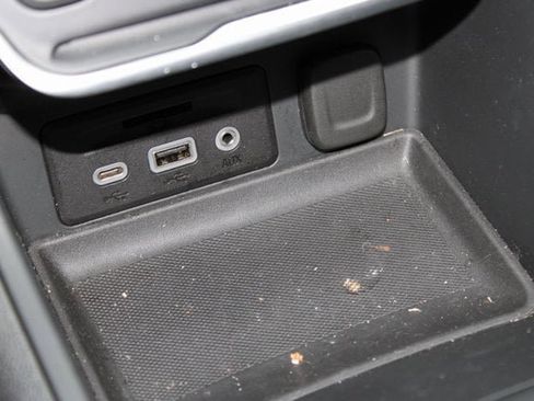 Used 2021 GMC Terrain SLT w/ Elevation Edition image 25