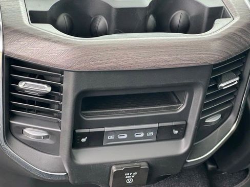 New 2026 RAM 1500 Laramie AWD/4WD image 33