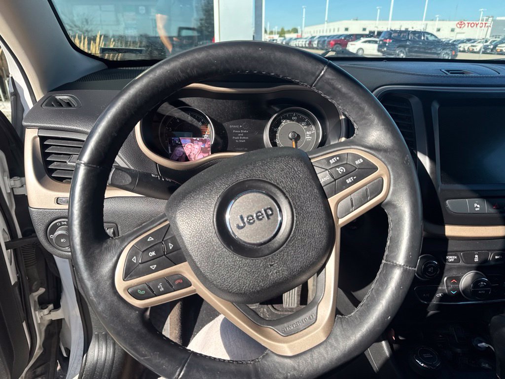 Used 2017 Jeep Cherokee Limited AWD/4WD image 14