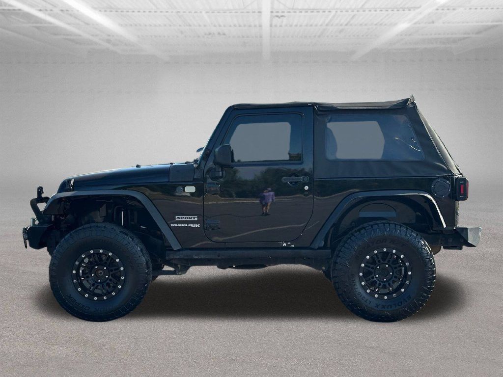 Used 2018 Jeep Wrangler Sport w/ Connectivity Group AWD/4WD image 4