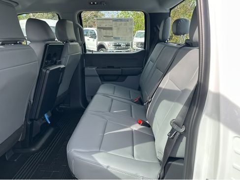 New 2026 Ford F250 XL w/ XL Chrome Package image 25