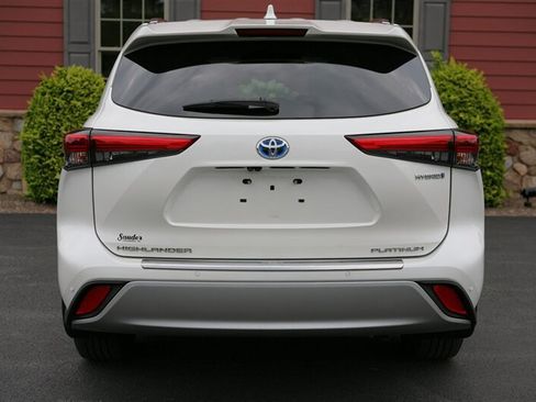 Used 2021 Toyota Highlander Platinum AWD/4WD image 6