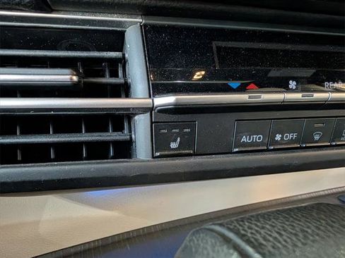 Certified 2024 Toyota Sienna XSE image 33