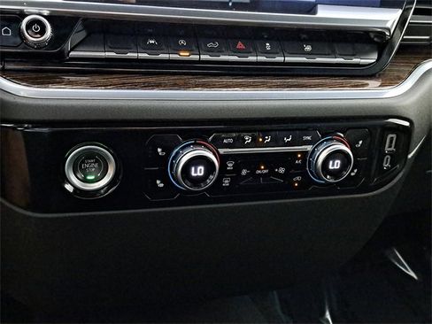 Used 2022 GMC Sierra 1500 Elevation image 30