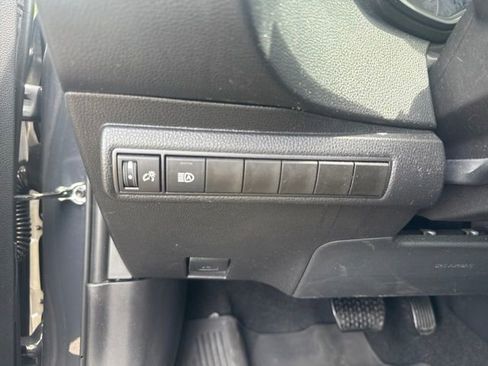 Used 2025 Toyota Corolla LE FWD image 22
