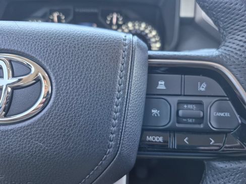 Used 2023 Toyota Tundra Limited AWD/4WD image 18