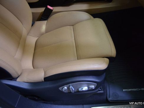 Used 2016 Porsche Cayenne image 18