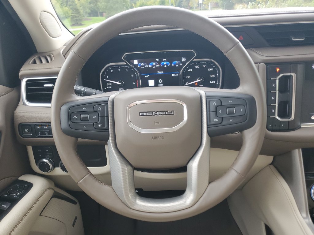 Used 2021 GMC Yukon XL Denali w/ Denali Premium Package AWD/4WD image 32