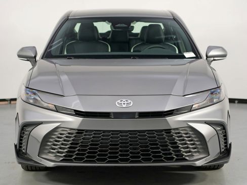 Used 2025 Toyota Camry SE w/ Convenience Package image 43