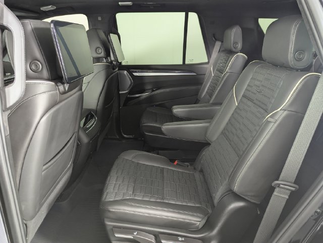 Used 2026 Cadillac Escalade V w/ LPO, ONYX Package AWD/4WD image 17