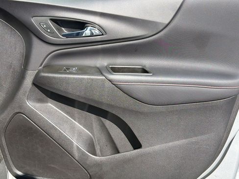 Used 2022 Chevrolet Equinox RS AWD/4WD image 34