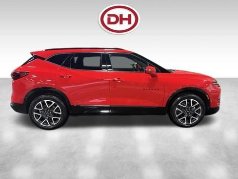 Used 2024 Chevrolet Blazer RS w/ Enhanced Convenience Package AWD/4WD image 2