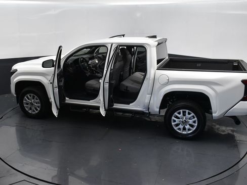 Used 2025 Toyota Tacoma SR5 RWD image 23