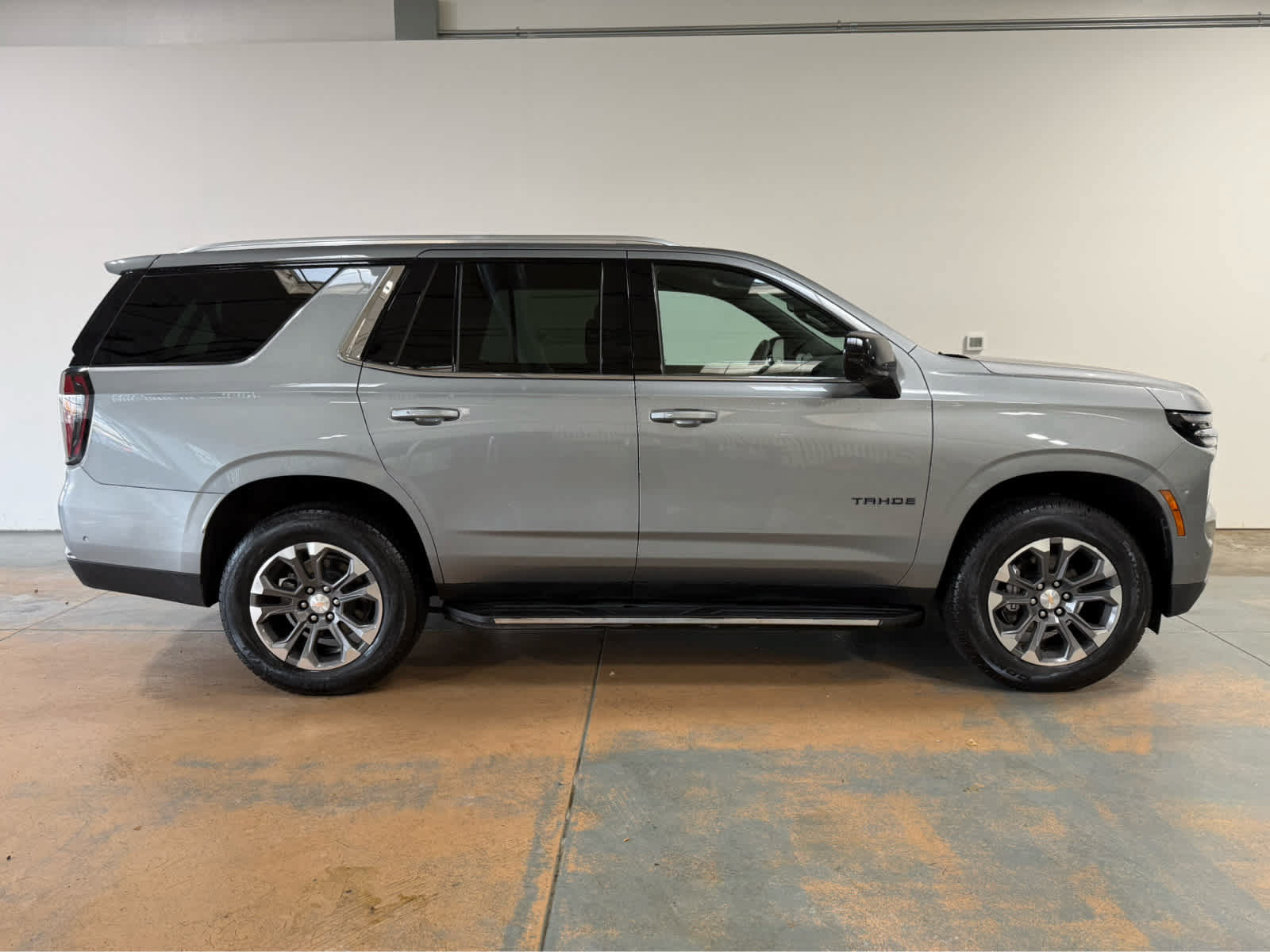 Used 2026 Chevrolet Tahoe LS w/ LPO, Dark Essentials Package AWD/4WD image 6