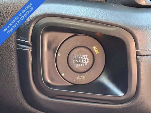 Used 2024 Jeep Gladiator Rubicon w/ Technology Group AWD/4WD image 28