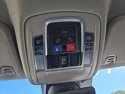 Certified 2022 RAM 1500 Laramie image 33