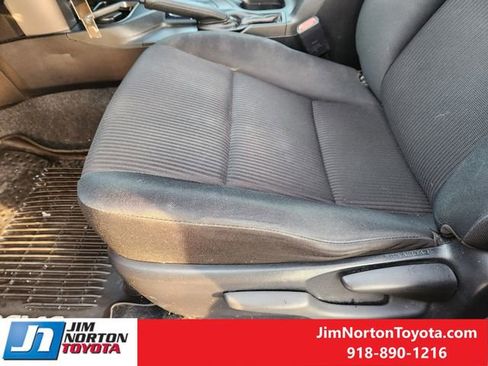 Used 2018 Toyota RAV4 LE image 26