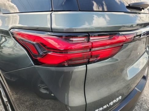 Used 2023 Chevrolet Traverse LT FWD image 8