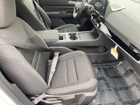 New 2026 Honda Prologue EX image 9