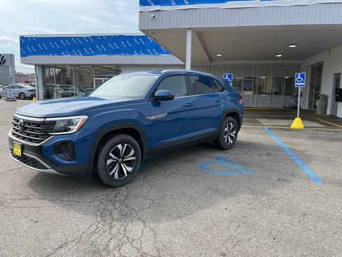 New 2025 Volkswagen Atlas Cross Sport SE AWD/4WD image 2