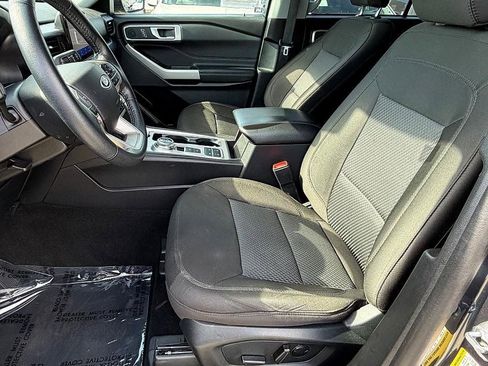 Used 2023 Ford Explorer XLT image 18