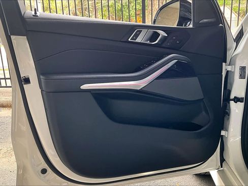 Used 2026 BMW X5 xDrive40i image 21