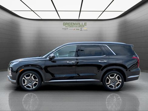 Used 2024 Hyundai Palisade SEL w/ Premium Package FWD image 2