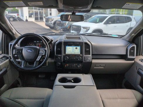 Used 2018 Ford F150 XLT w/ Equipment Group 302A Luxury AWD/4WD image 9