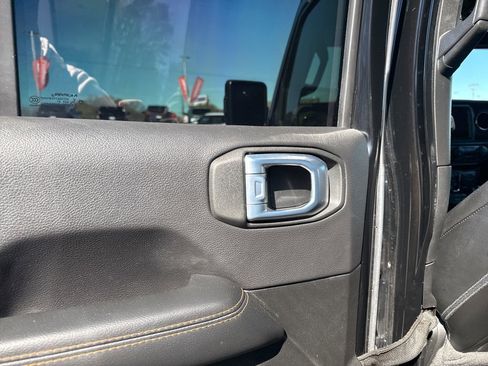 Used 2021 Jeep Wrangler Unlimited Sahara image 33