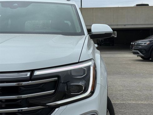 New 2026 Volkswagen Atlas SE image 3