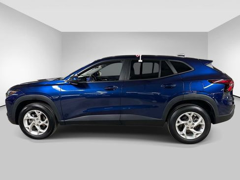 Used 2024 Chevrolet Trax LS w/ LS Convenience Package FWD image 7