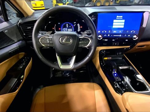 Certified 2025 Lexus NX 350 AWD w/ Luxury Package image 5