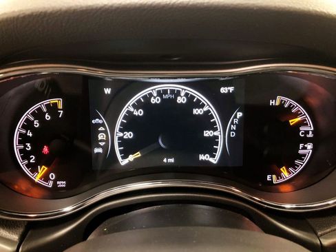 Used 2019 Jeep Grand Cherokee Altitude AWD/4WD image 15