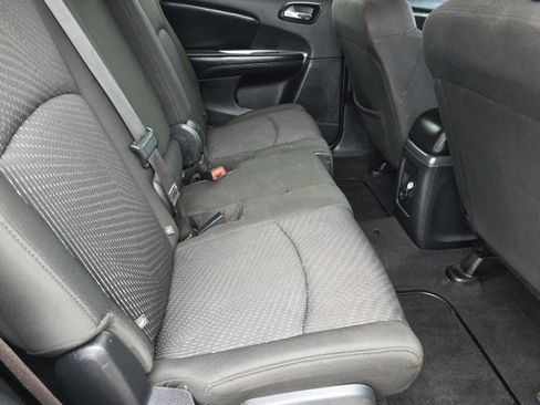 Used 2019 Dodge Journey SE image 10