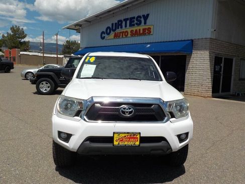 Used 2014 Toyota Tacoma PreRunner image 15