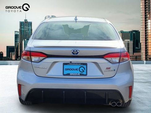 Used 2024 Toyota Corolla SE w/ Convenience Package image 5