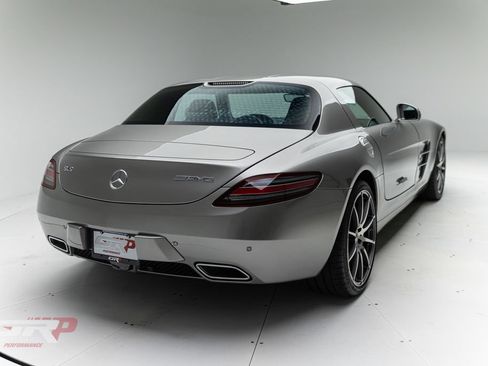 Used 2012 Mercedes-Benz SLS AMG Coupe image 3