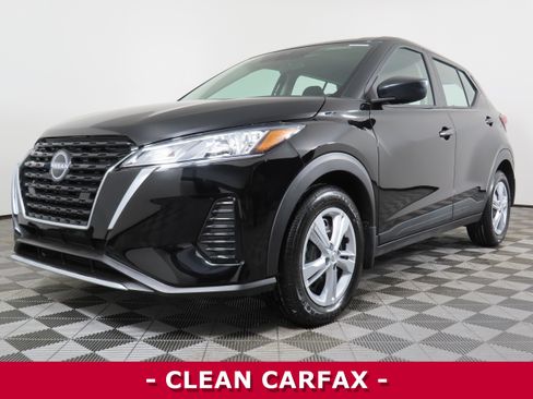 Certified 2025 Nissan Kicks Play S image 3