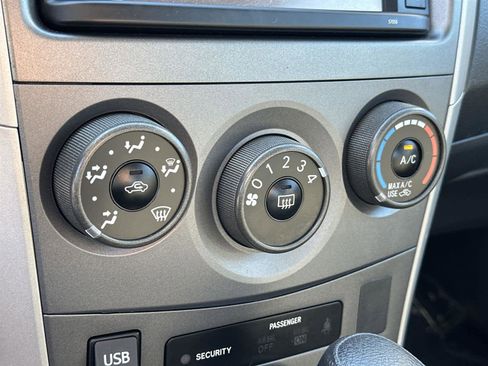 Used 2013 Toyota Corolla S image 26