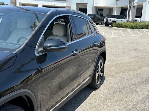 Used 2025 Mercedes-Benz GLA 250 4MATIC image 9