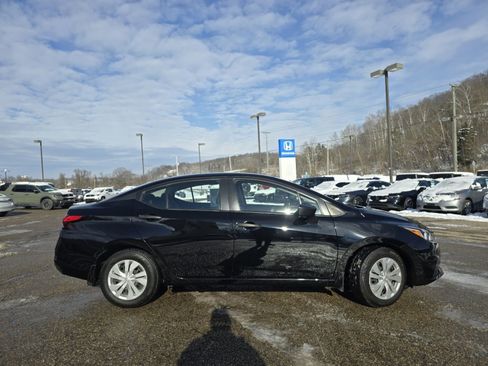 Used 2022 Nissan Versa S image 14
