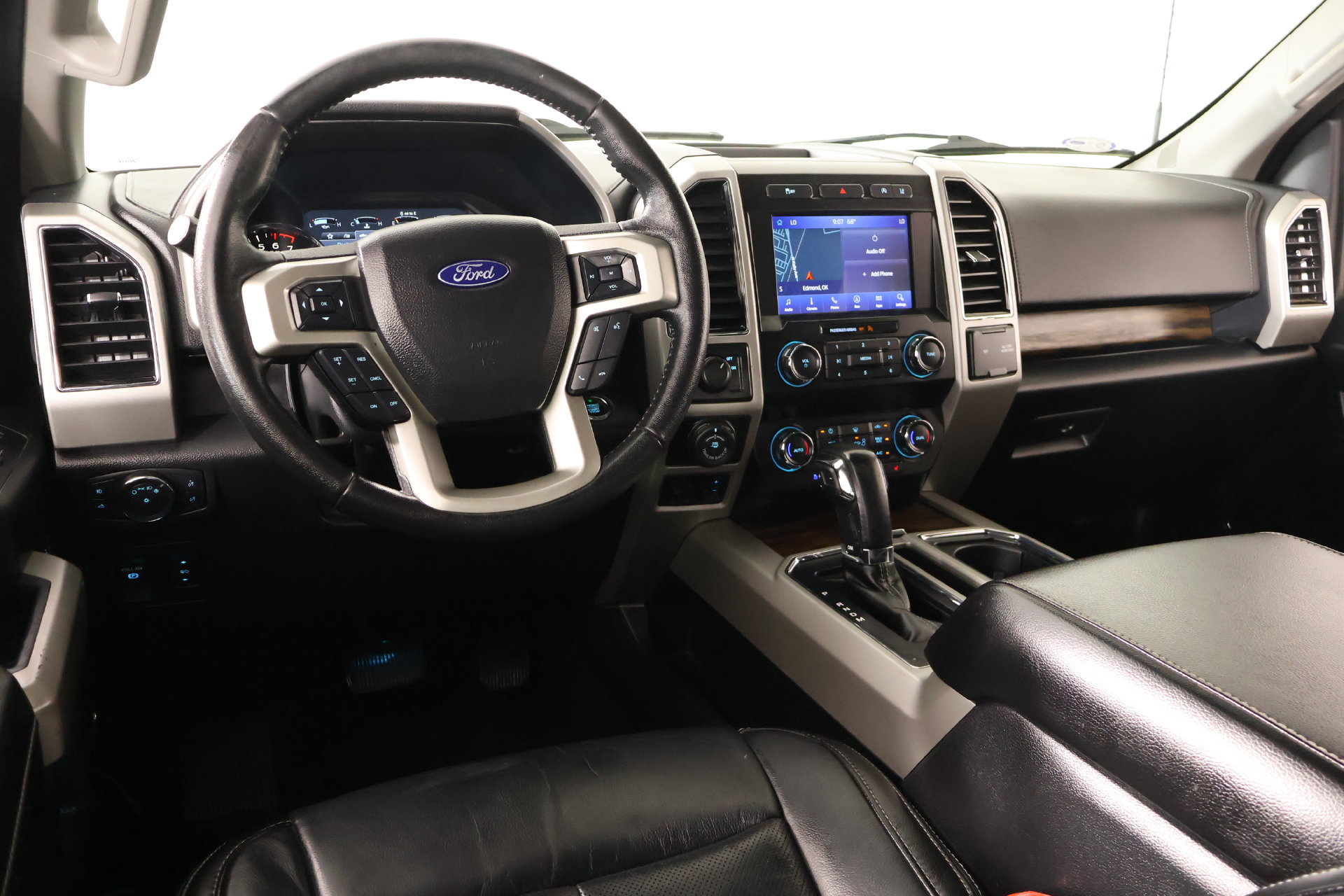 Used 2020 Ford F150 Lariat RWD image 2