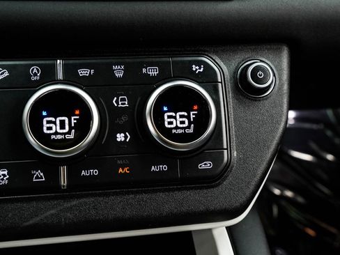 Used 2025 Land Rover Defender 110 S image 26