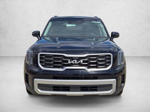 Used 2025 Kia Telluride S image 2